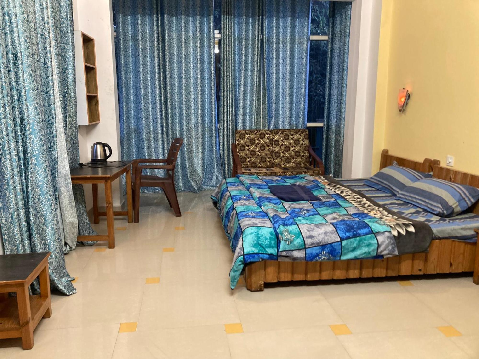 Oasis Guest House Bhagsu D'Shala Dharamshala Ngoại thất bức ảnh