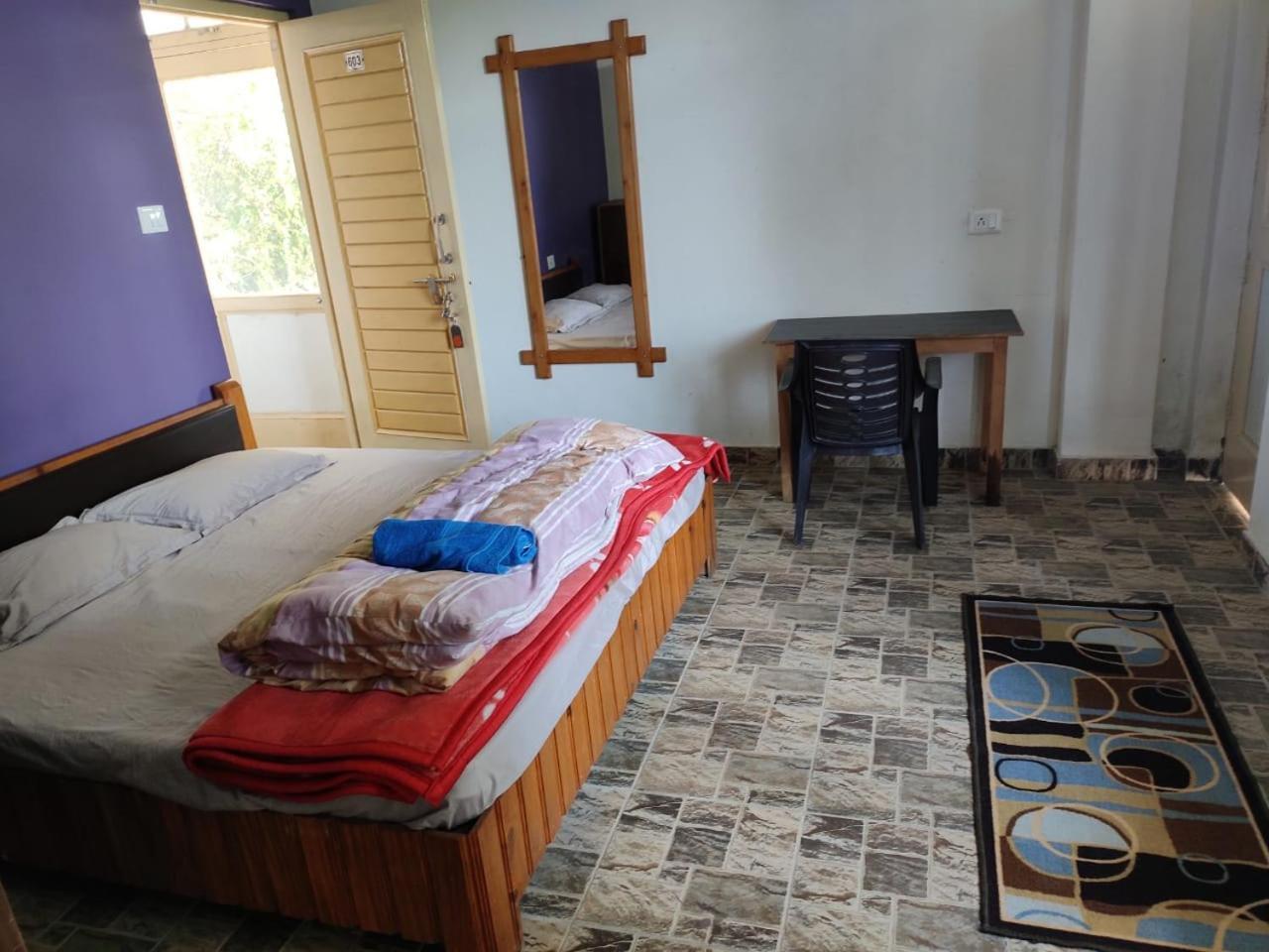 Oasis Guest House Bhagsu D'Shala Dharamshala Ngoại thất bức ảnh