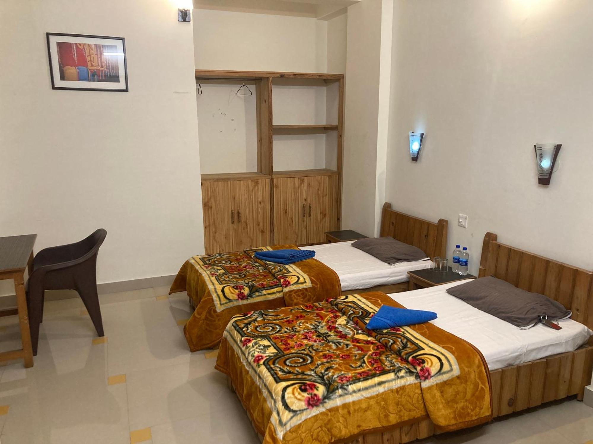 Oasis Guest House Bhagsu D'Shala Dharamshala Ngoại thất bức ảnh