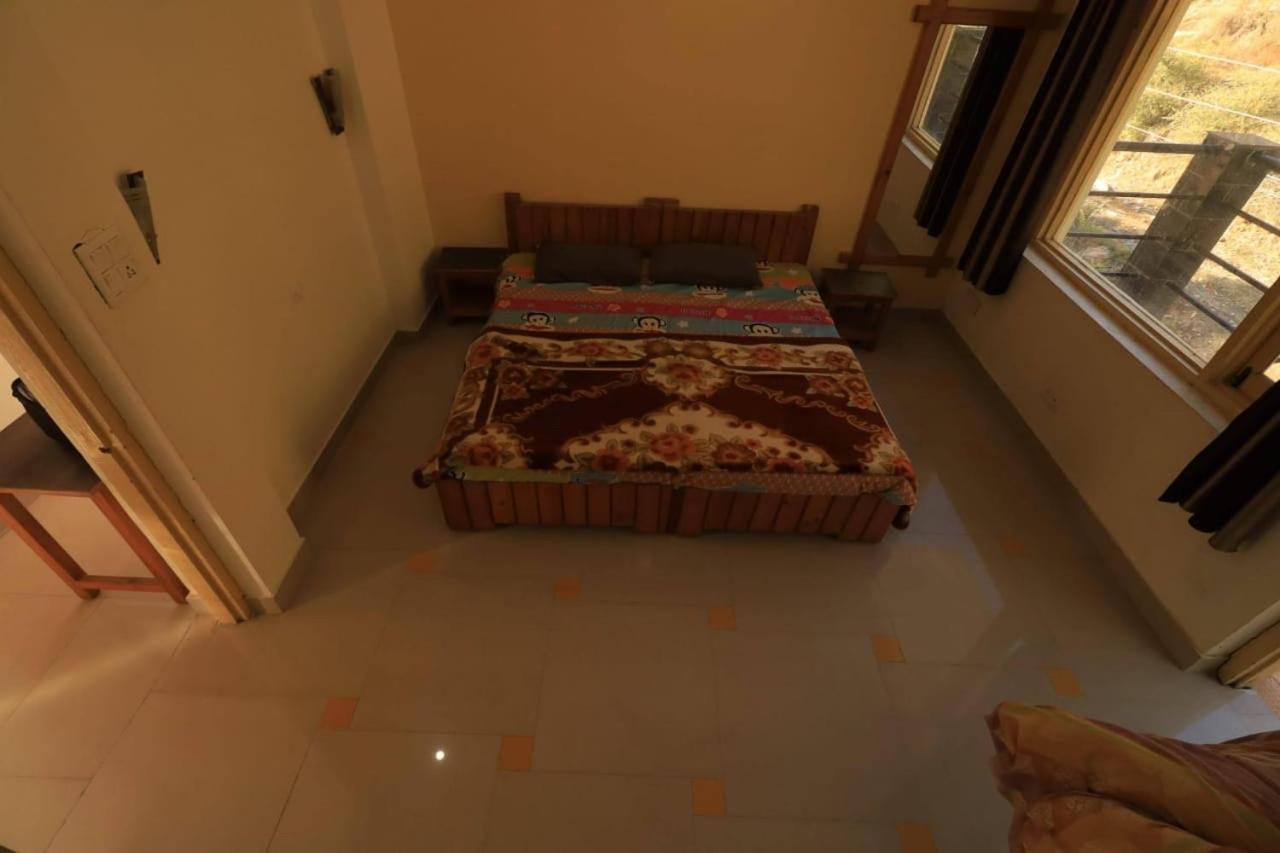 Oasis Guest House Bhagsu D'Shala Dharamshala Ngoại thất bức ảnh