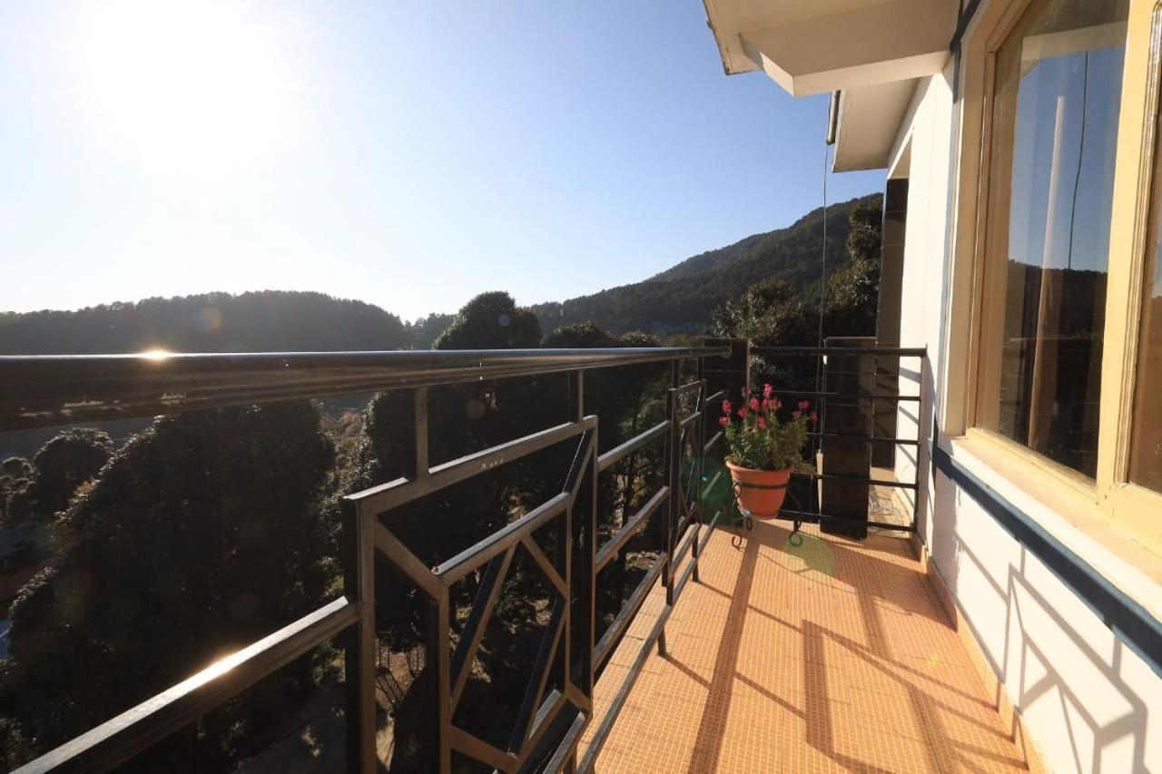 Oasis Guest House Bhagsu D'Shala Dharamshala Ngoại thất bức ảnh