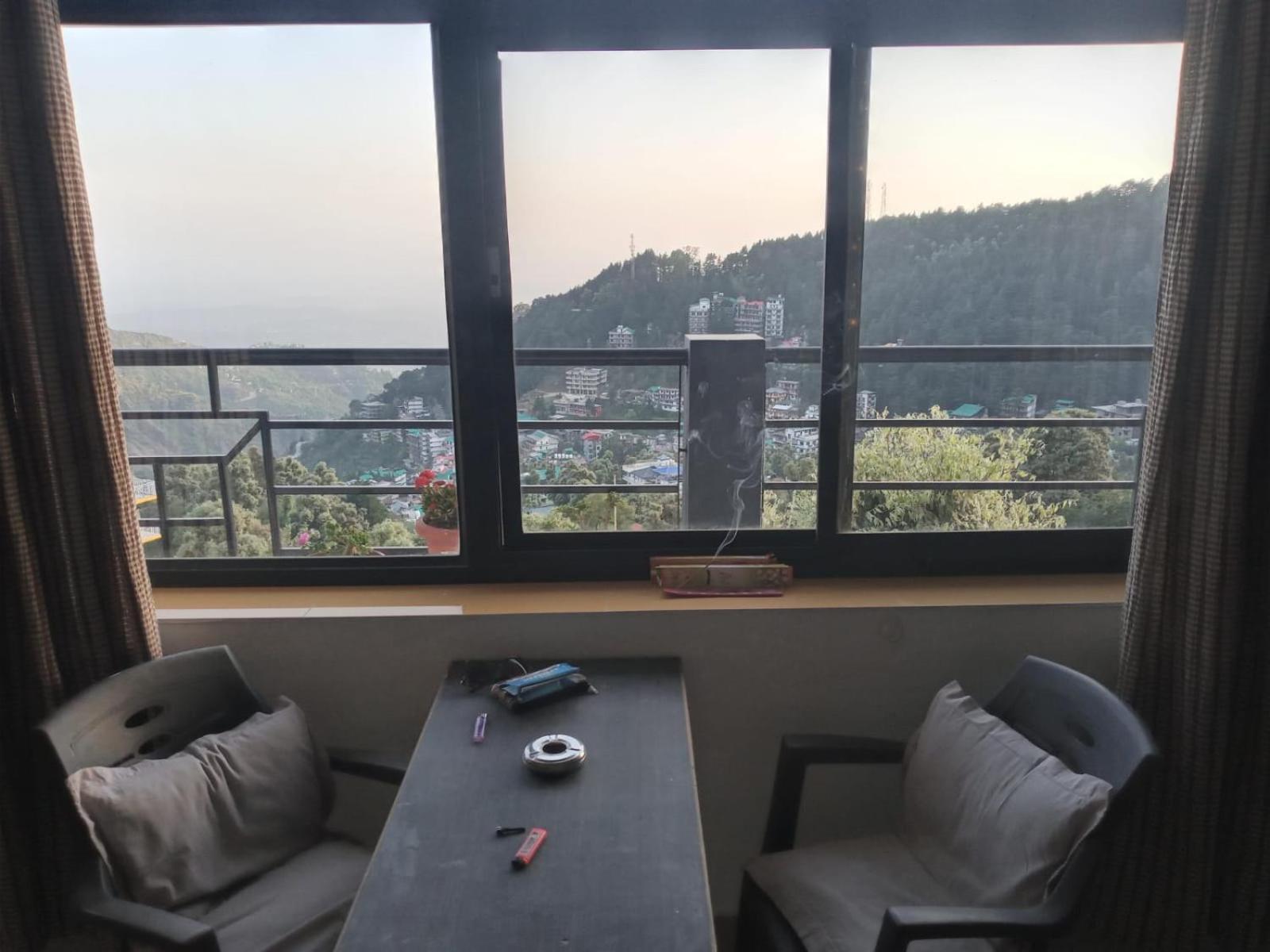 Oasis Guest House Bhagsu D'Shala Dharamshala Ngoại thất bức ảnh