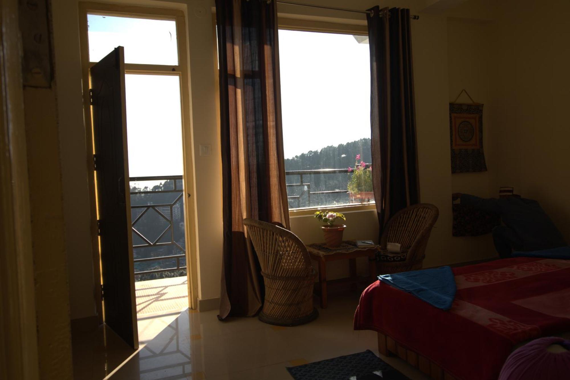 Oasis Guest House Bhagsu D'Shala Dharamshala Ngoại thất bức ảnh