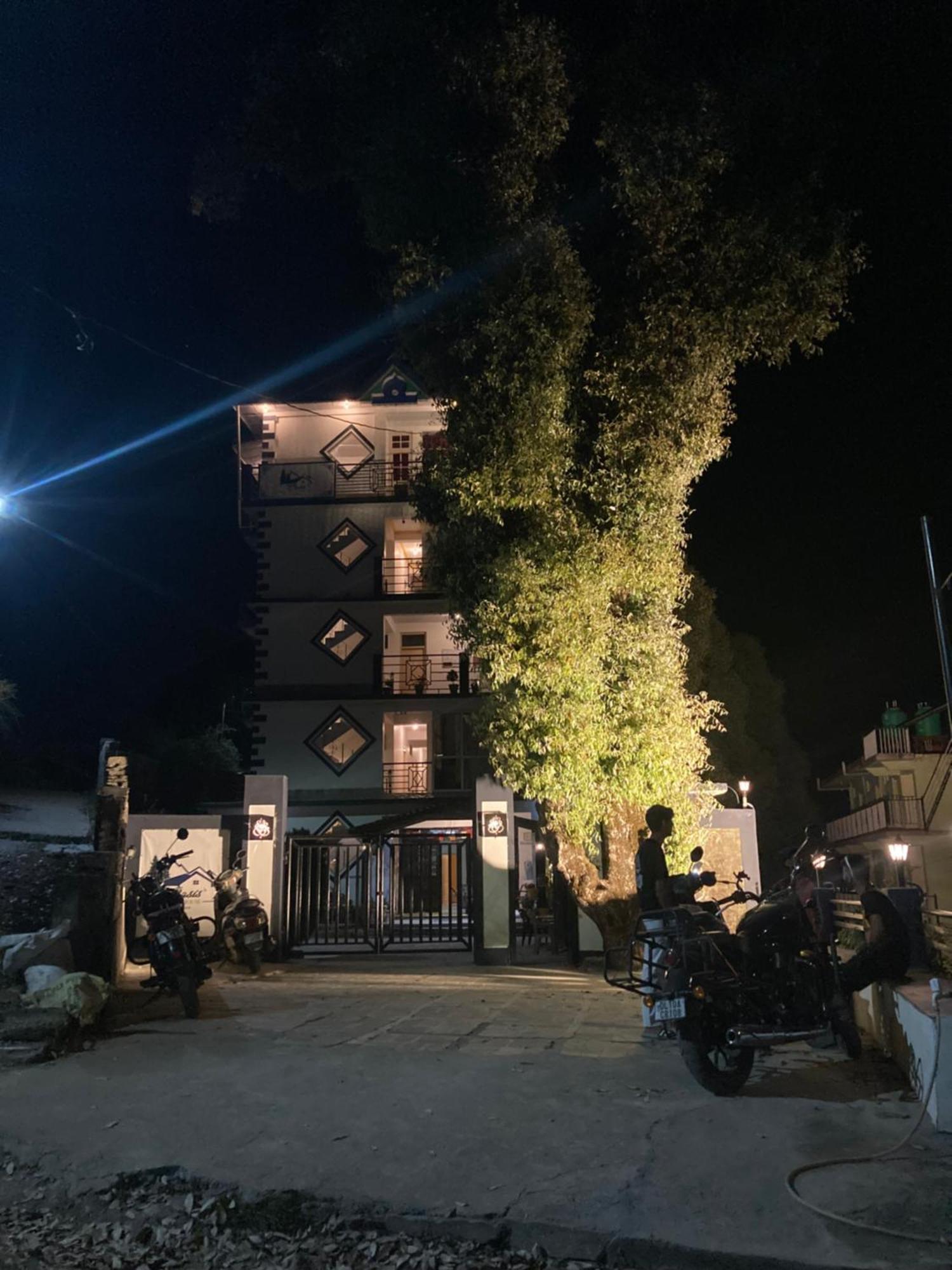 Oasis Guest House Bhagsu D'Shala Dharamshala Ngoại thất bức ảnh